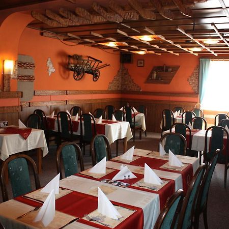 Hotel Hynek Náchod Екстериор снимка