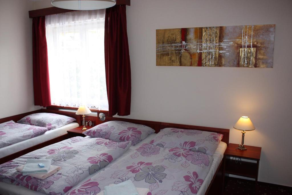 Hotel Hynek Náchod Стая снимка